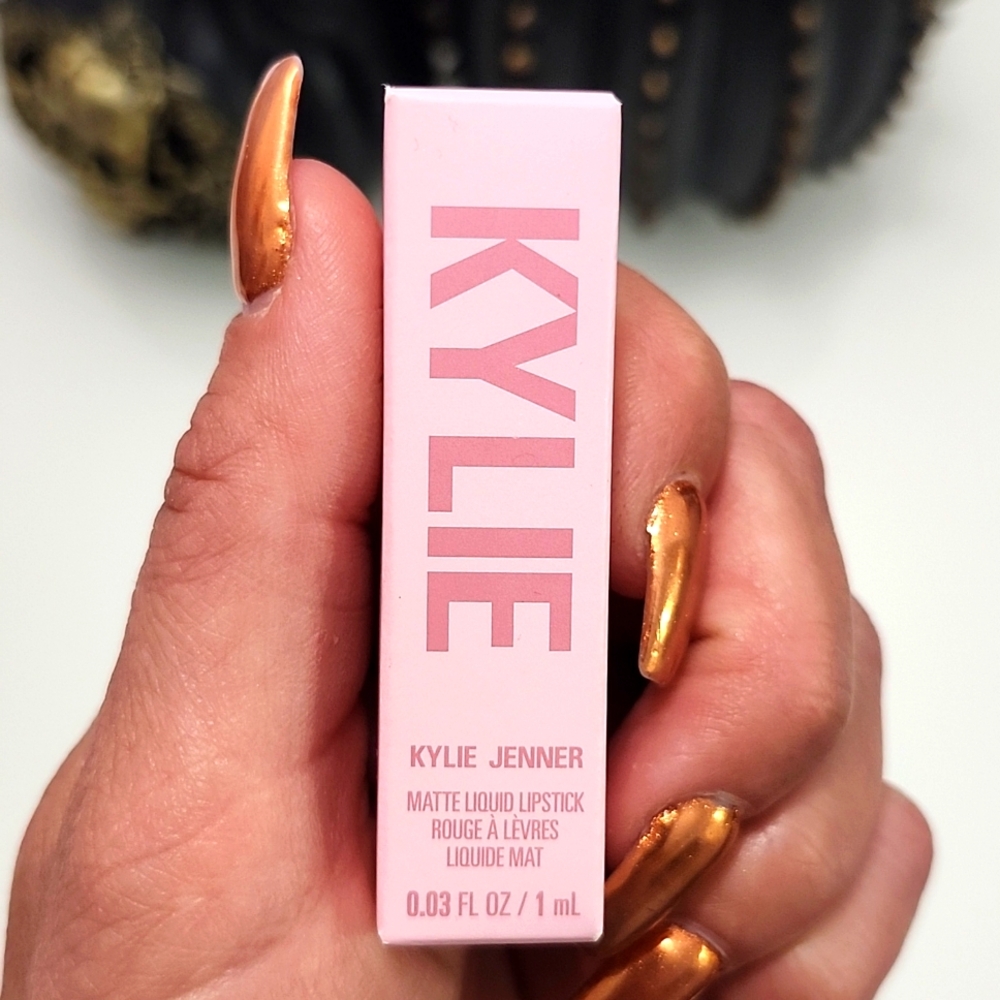 NIB Tanning/Lip Bundle - Picture 7 of 15